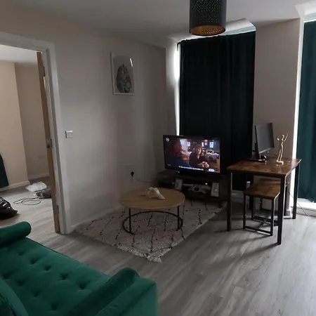 Redrup Properties Apartment *