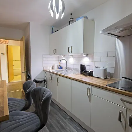 2 Bed - Free Parking - Close To Centre 曼彻斯特