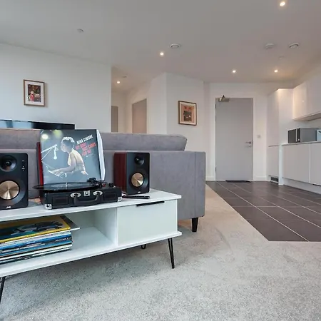 Spacious 2 Bed In