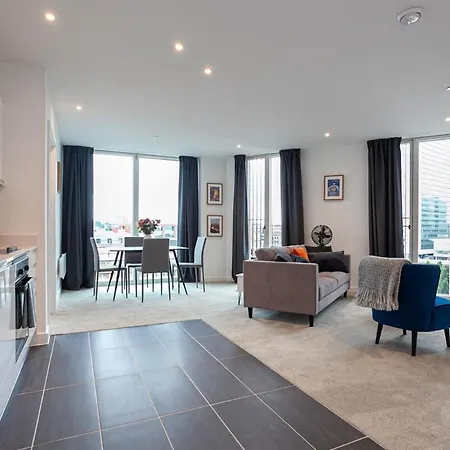 Spacious 2 Bed In Manchester