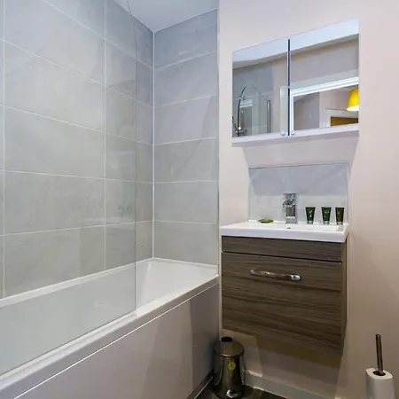 Fantastic 1 Bedroom *