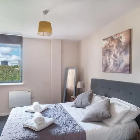 Apartment Fantastic 2 Bedroom *
