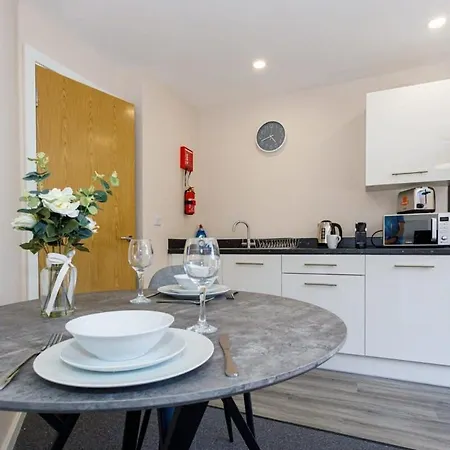 Fantastic 1 Bedroom *