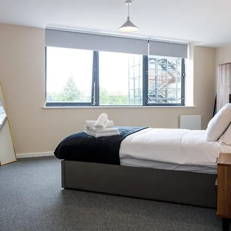 Stylish And Bright 2 Bedroom 맨체스터
