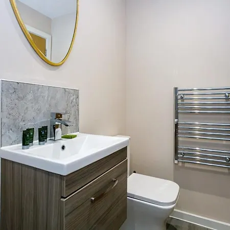 דירה Stylish And Bright 2 Bedroom *
