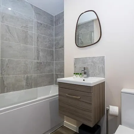 Lovely 2 Bedroom Modern Lejlighed *