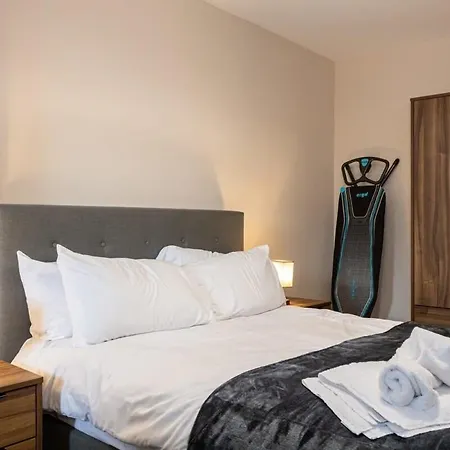 Lovely 2 Bedroom Modern
