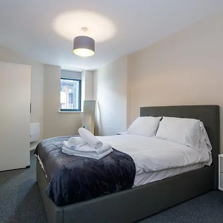 Fantastic Modern 2 Bedroom Apartment, *
