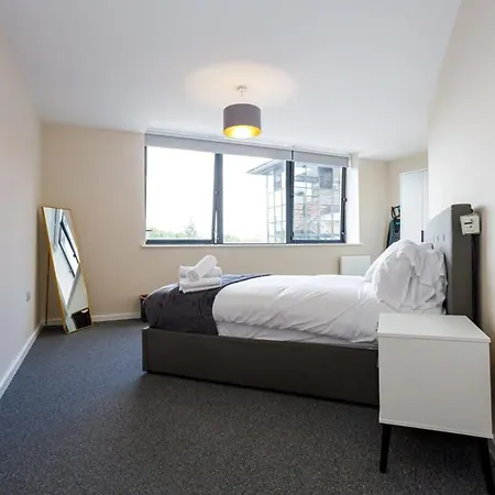 Fantastic Modern 2 Bedroom Apartment,