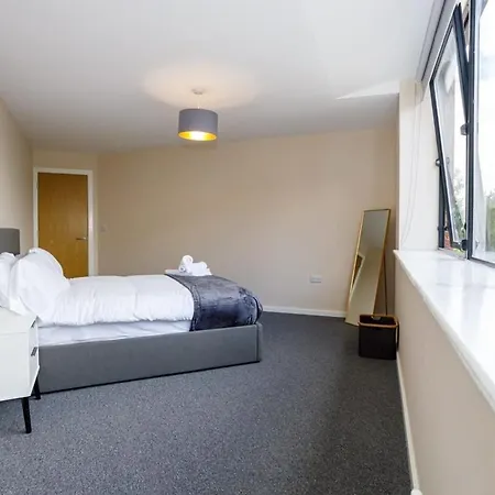 Fantastic Modern 2 Bedroom Apartment, *