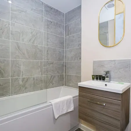 Fantastic Modern 2 Bedroom Apartment, Lejlighed *