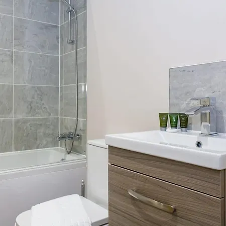Modern And Stylish 1 Bed Apartment