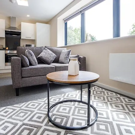 Stylish And Modern 1 Bedroom *