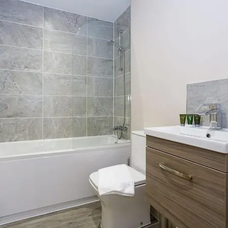 Apartment Modern And Stylish 1 Bed
