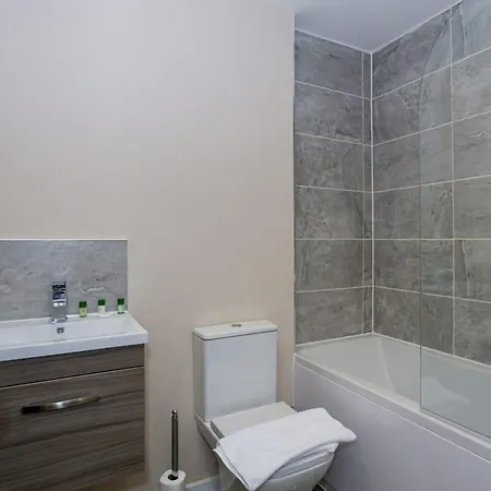 Modern 1 Bedroom Apartment, Apartment
