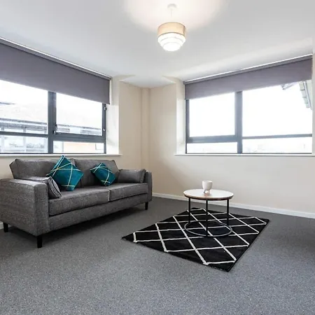 Contemporary 2 Bed Salford *