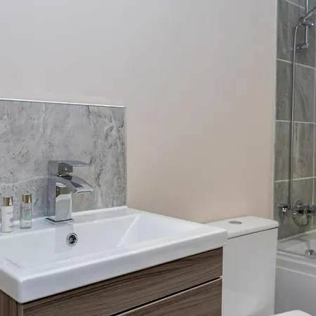 Apartment Modern & Bright 1 Bedroom Salford *