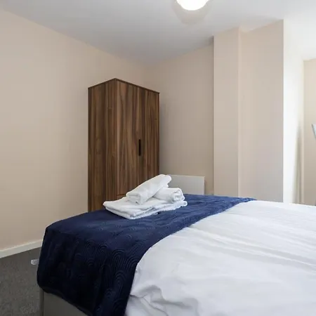 Modern & Bright 1 Bedroom Salford