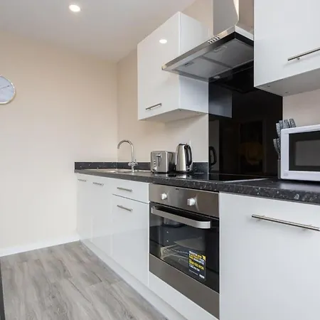 Modern & Bright 1 Bedroom Salford