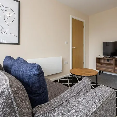 Modern & Bright 1 Bedroom Salford *