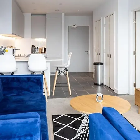 Stunning 2 Bedroom 公寓 *