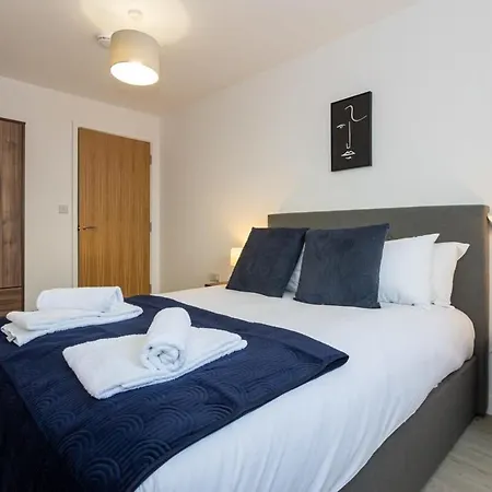 Modern 2 Bed Salford Stunning Views