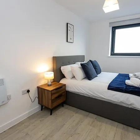 Modern 2 Bed Salford Stunning Views Manchester