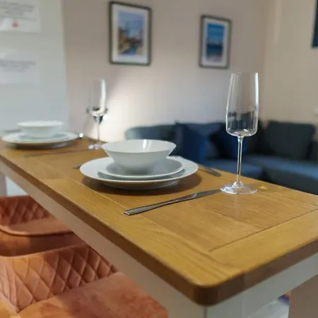 Modern 1 Bedroom In