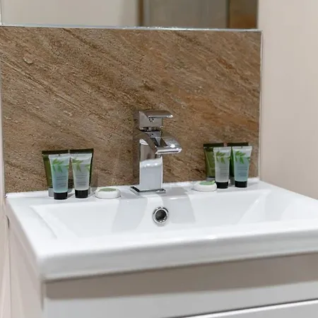 Modern 1 Bedroom In Διαμέρισμα