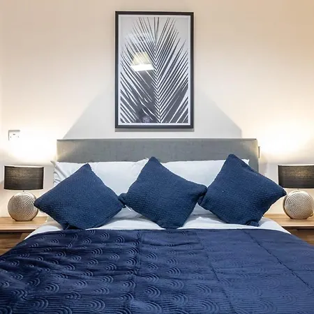 2 Bedroom Modern In * Manchester