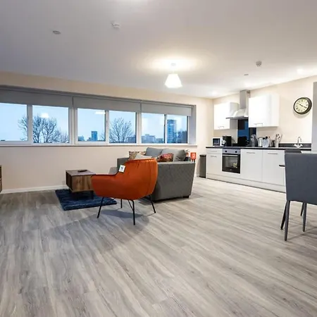 Apartment 2 Bedroom Modern In *