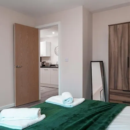 Modern 2 Bed In - Sleeps 4 Apartament