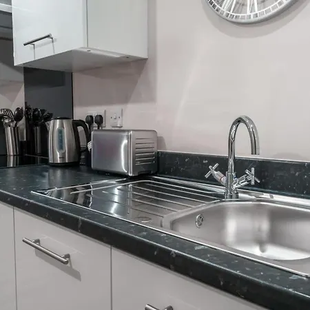 Modern 2 Bed In - Sleeps 4 Manchester