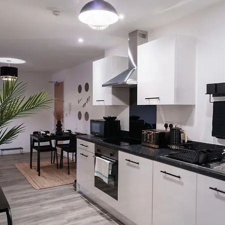 Lovely 2 Bed In - Sleeps 4 Apartman