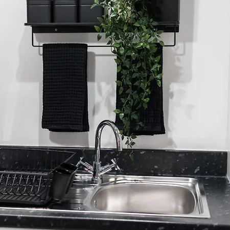 Apartman Lovely 2 Bed In - Sleeps 4 *