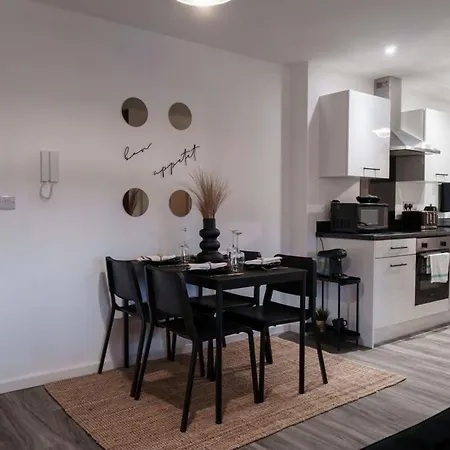 Apartman Lovely 2 Bed In - Sleeps 4