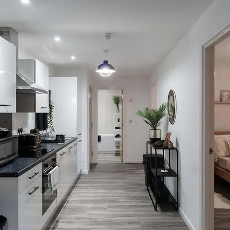 Lovely 2 Bed In - Sleeps 4 Apartman *