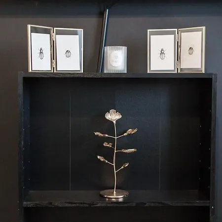 Lovely 2 Bed In - Sleeps 4 *