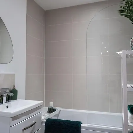 Lovely 2 Bed In - Sleeps 4