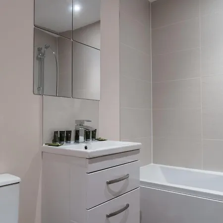 A Lovely Modern 1 Bed In Διαμέρισμα