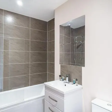 Amazing 1 Bed In - Sleeps 2 * Manchester