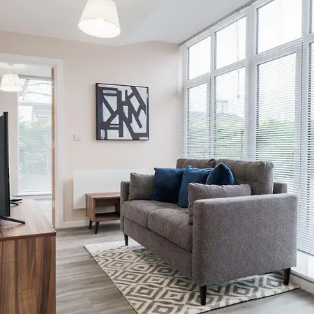 Bright 1 Bed - Sleeps 2 Apartment