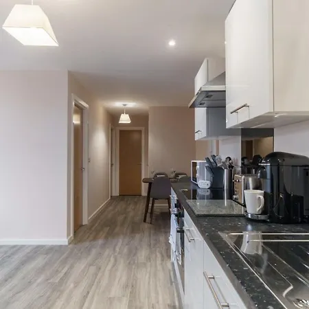 Bright 2 Bed - Sleeps 4 * Manchester