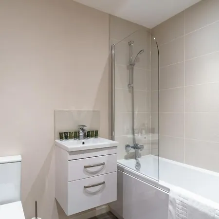 Bright 2 Bed - Sleeps 4 アパート *