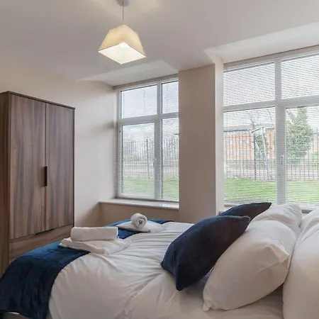 Bright 2 Bed - Sleeps 4 Apartment