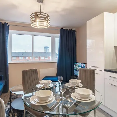Contemporary 1 Bed Flat - Sleeps 3 * Manchester