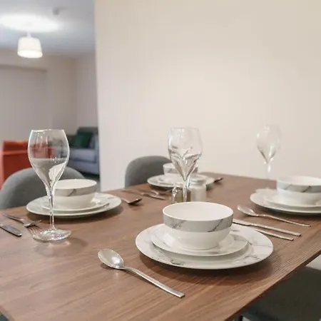 Bright 2 Bed - Sleeps 4