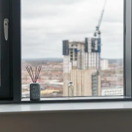 Stunning 2 Bed In Salford With Views Manchester