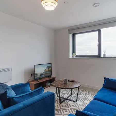 Stunning 2 Bed In Salford With Views *