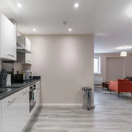Bright 2 Bed - Sleeps 4 *